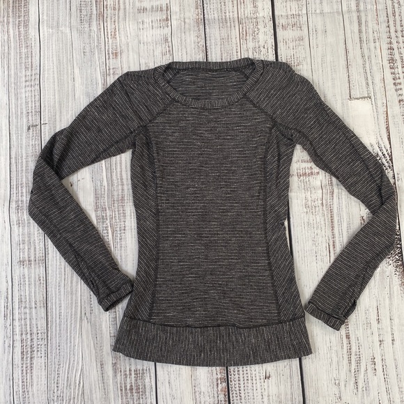 Lululemon Grey Long Sleeve Soft Knit Top - Size 2 - Picture 2 of 5